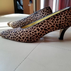 Vintage italian  V shape  leopard  heels